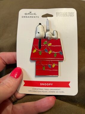 Hallmark Snoopy on Red Doghouse with Multicolor Lights Ornament